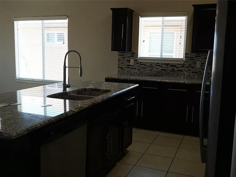 5828 Megan St — Photo 7