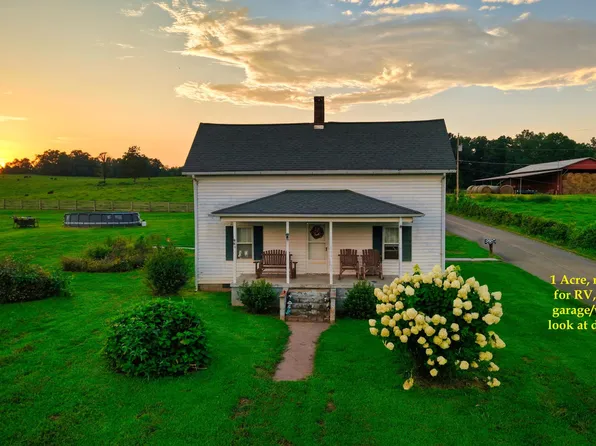 1051 Happy Hollow Rd, Lenoir City, TN 37771