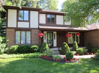 18 Quail Hollow Ln, East Amherst, NY 14051