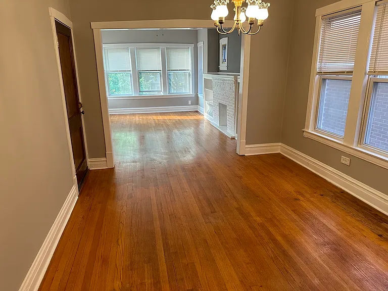 2435 W Winona St #2 — Photo 3