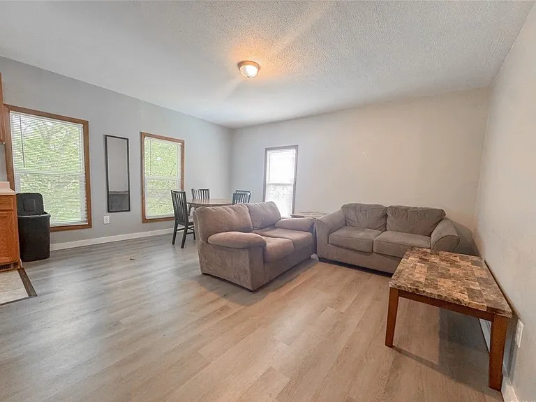 63 Groton Ave — Photo 12