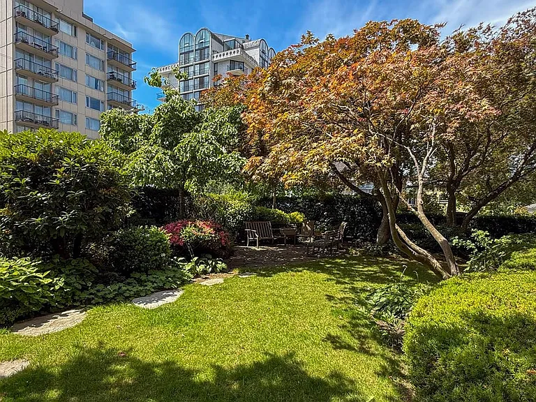 1520 Harwood St #302 — Photo 38