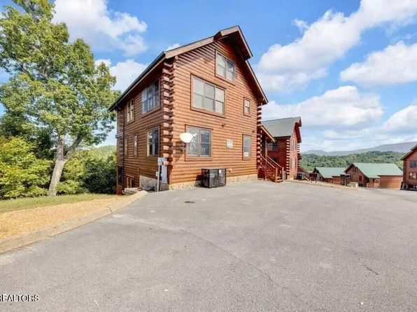 2835 White Oak Ridge Ln, Pigeon Forge, TN 37862