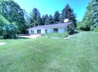 11525 W Remick Rd, Blanchard, MI 49310