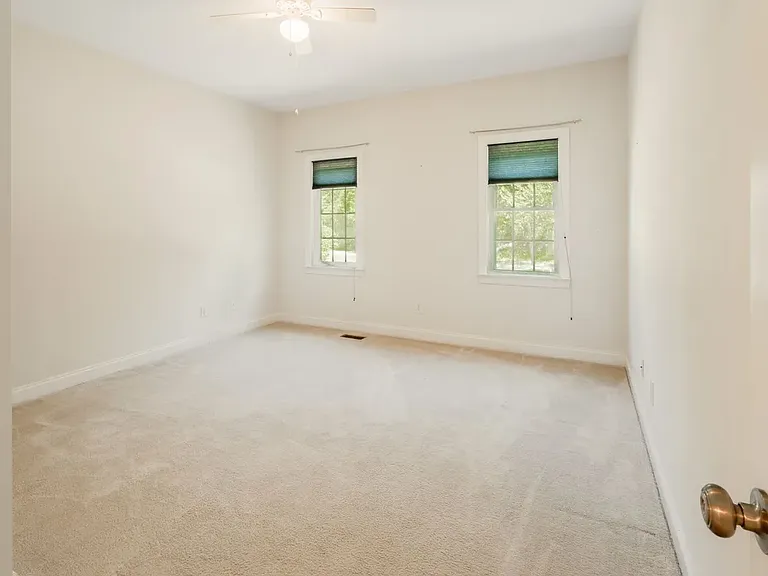 111 Vintage Vale Rd — Photo 20