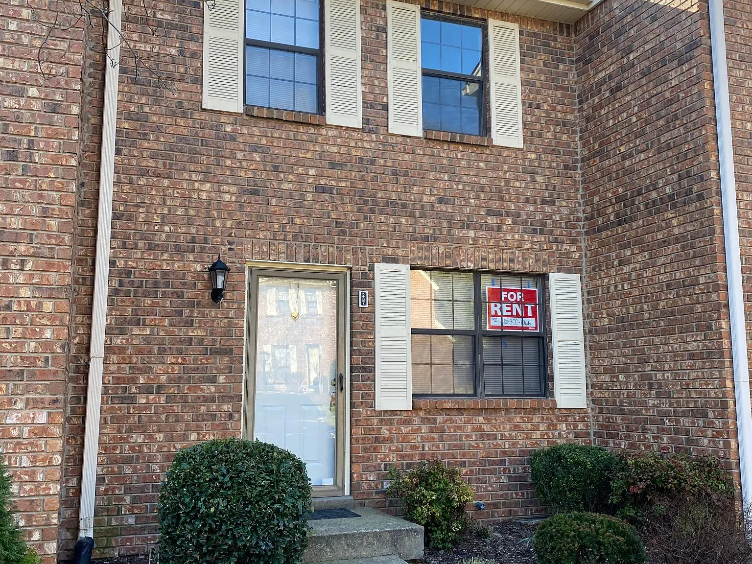 2 bed, 1.5 bath, 1100 sqft, $1,500 — Photo 3