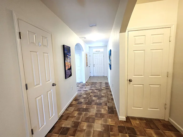 1440 Lexington Sq SW — Photo 5