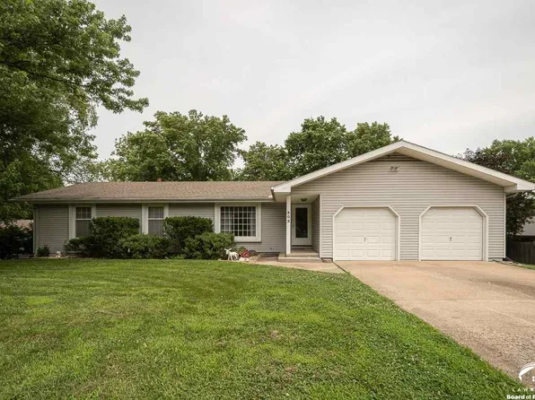 302 Providence Rd, Lawrence, KS 66049