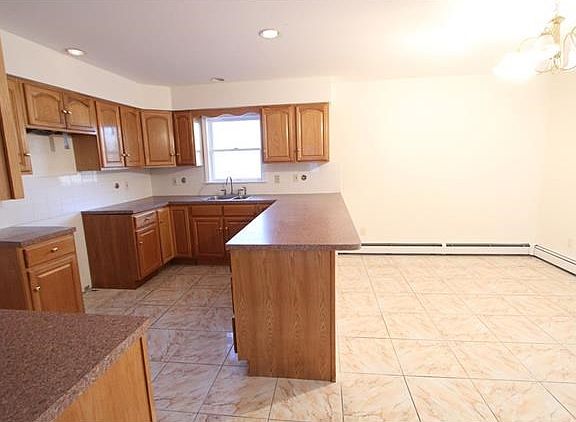 5th image of 66 Bushey Ave