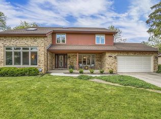 2140 Tellis Ln, Lisle, IL 60532