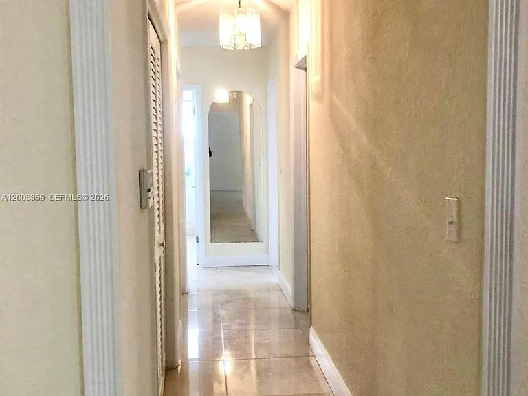 4900 SW 36th Ct — Photo 7