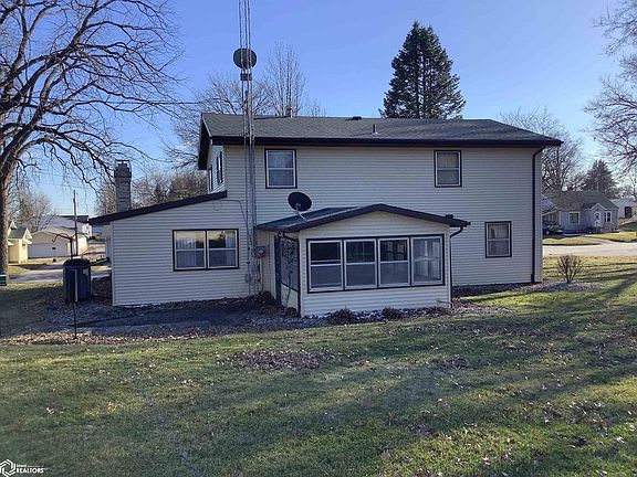 5th image of 708 3rd Ave SE