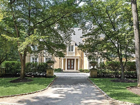5th image of 726 John Barry Dr