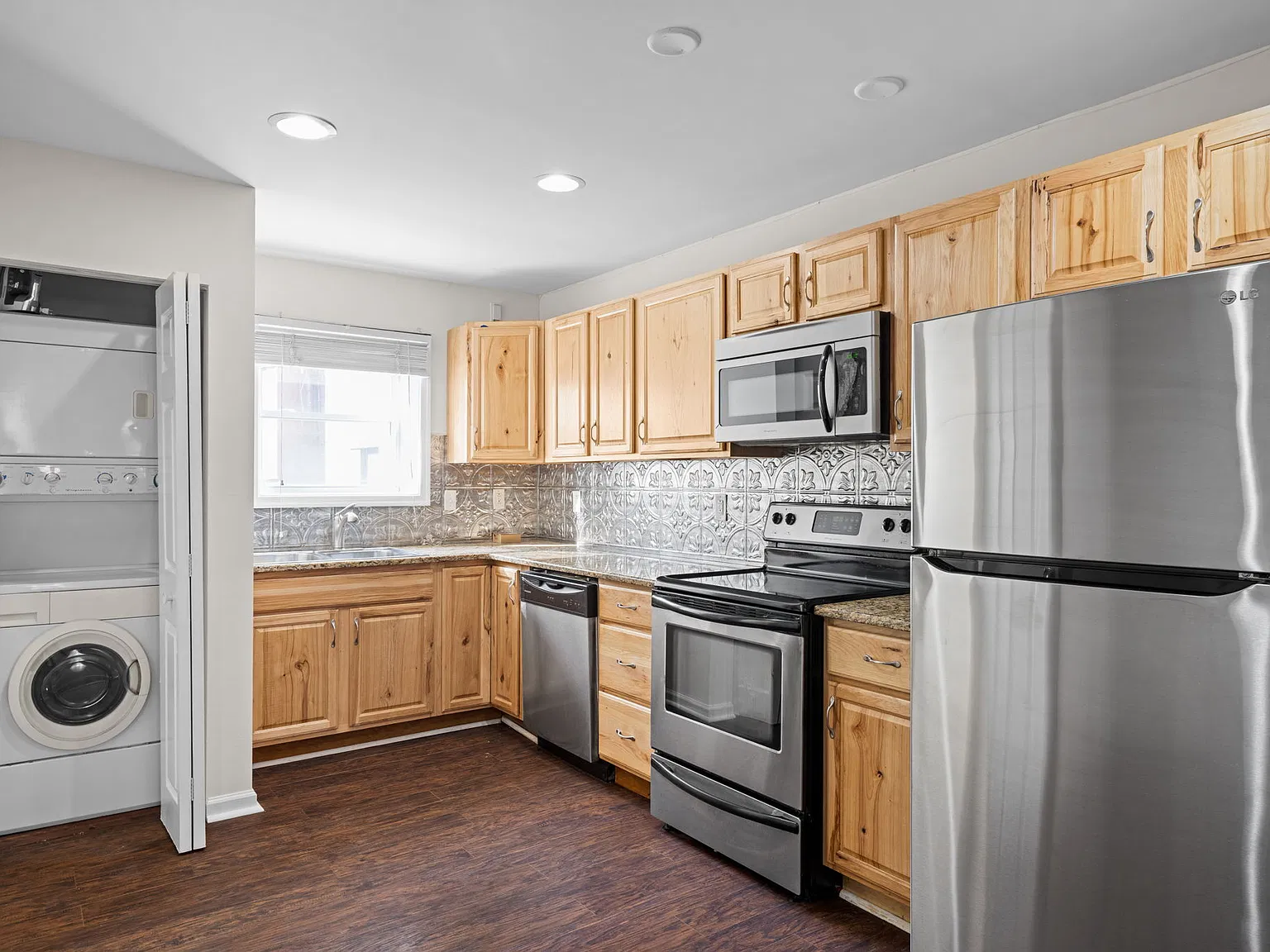 1 bed, 1.5 bath, 1000 sqft, $2,295 — Photo 4