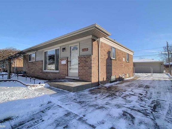 2nd image of 31458 Newport Dr