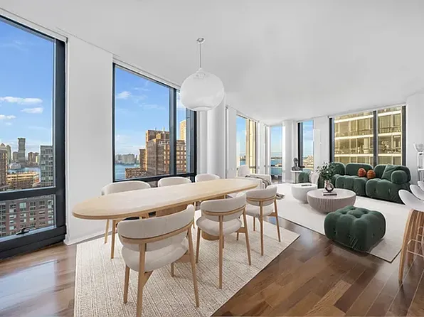 101 Warren St APT 2120, New York, NY 10007