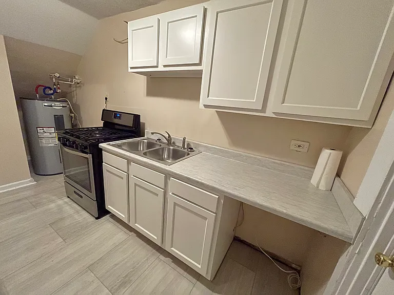 1661 Valley Ave — Photo 6