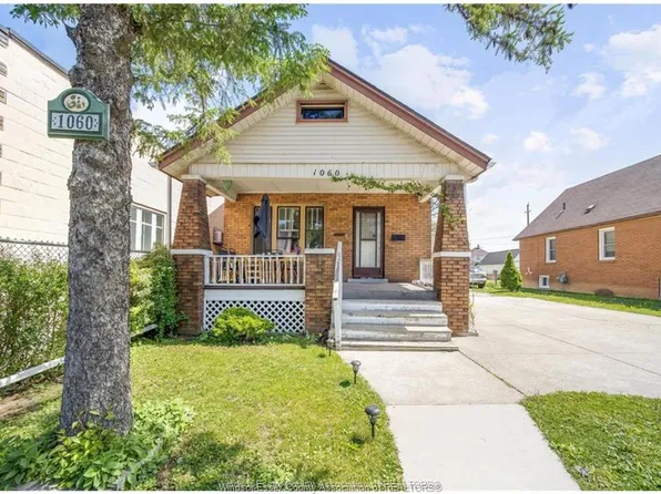 1060 Langlois Ave, Windsor, ON N9A 2H5