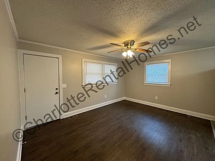 901 N Weldon St — Photo 6