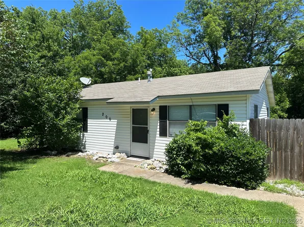 206 I St NE, Ardmore, OK 73401
