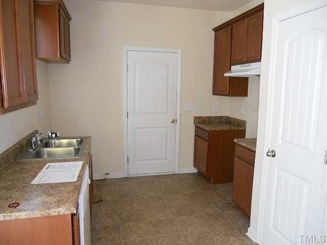 2nd image of 2701 Friendly Trl