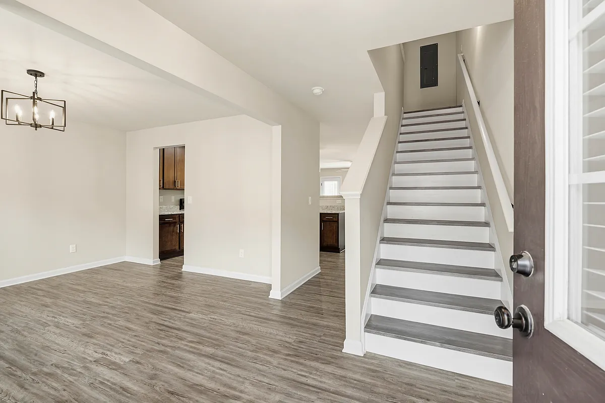 Building Photo - 2765 Valley Green Dr