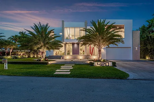 420 Island Dr Photo 1