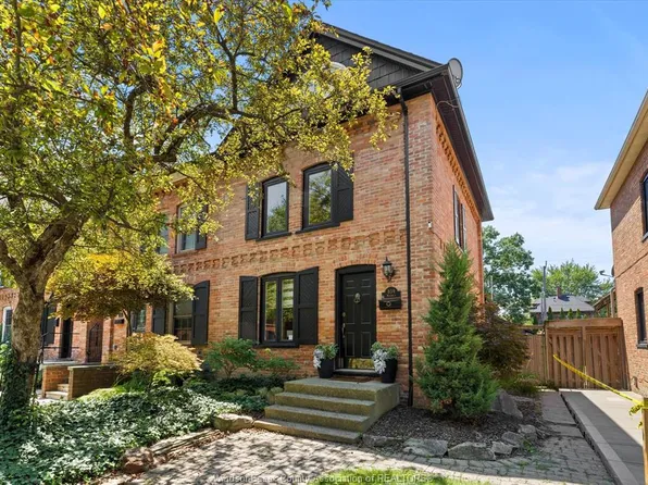 859 Monmouth Rd, Windsor, ON N8Y 3L5