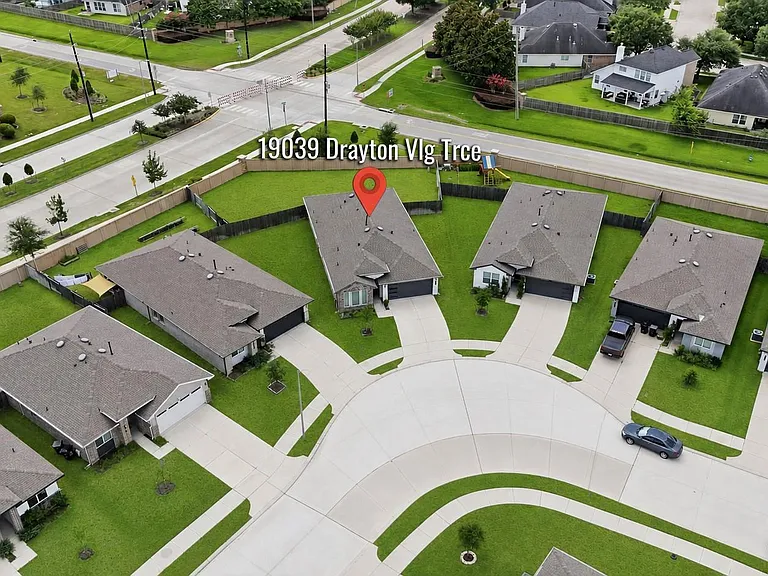 19039 Drayton Village Trce — Photo 32