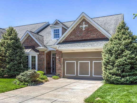 2nd image of 979 Chesterfield Villas Cir