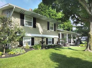 1717 Brookwood Dr, Elkhart, IN 46514