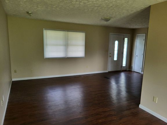 5th image of 1689 Lundgren Rd