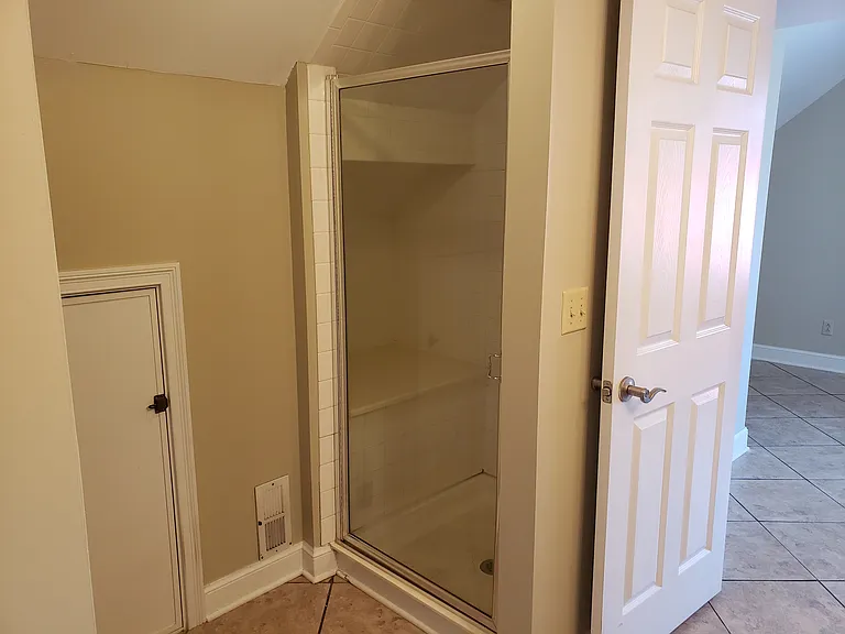 725 E Saint Clair St #5 — Photo 11