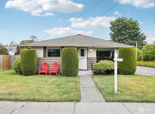 115 7th Ave SW, Puyallup, WA 98371