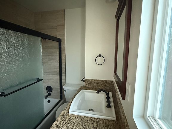 5th image of 12853 Nutwood St