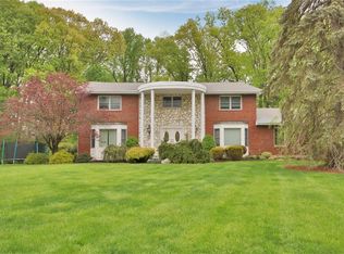 8 N Cairngorm Rd, New City, NY 10956