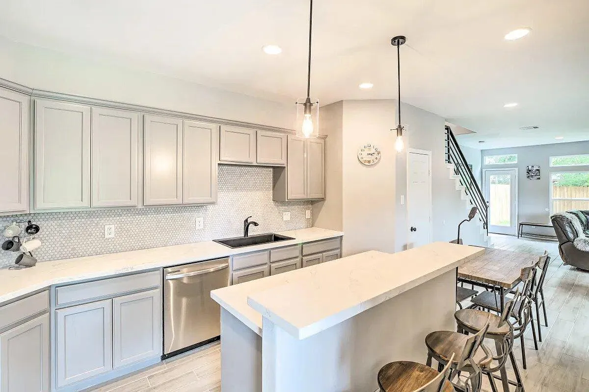 4909 Sunflower St — Photo 4
