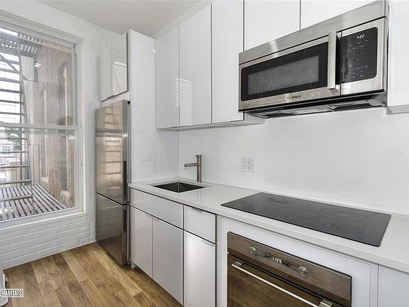 2nd image of 326 Eldert St APT 3