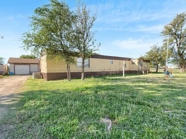 1007 Main St W, Vega, TX 79092