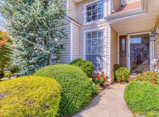 285 Lilac Ln, Freehold, NJ 07728