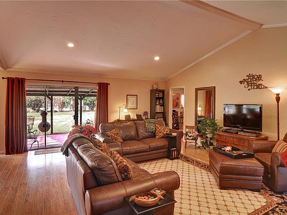 4th image of 239 Cliffwood Ct