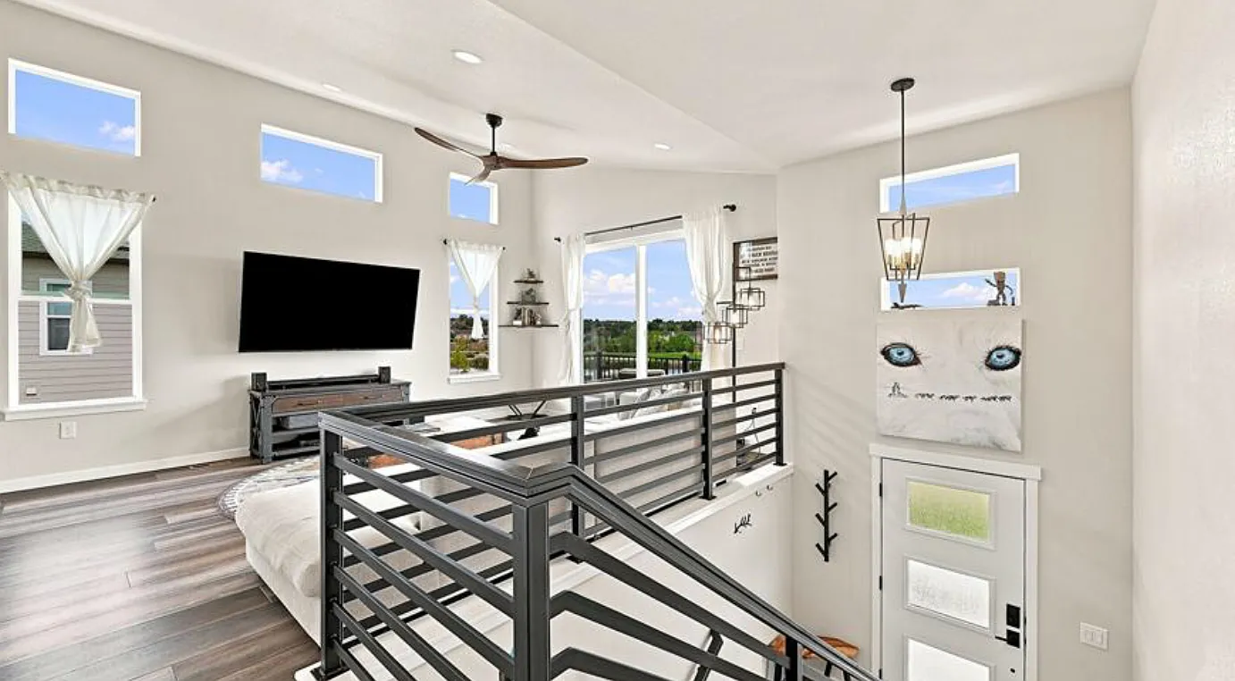 2 bed, 1327 sqft, $2,700 — Photo 3