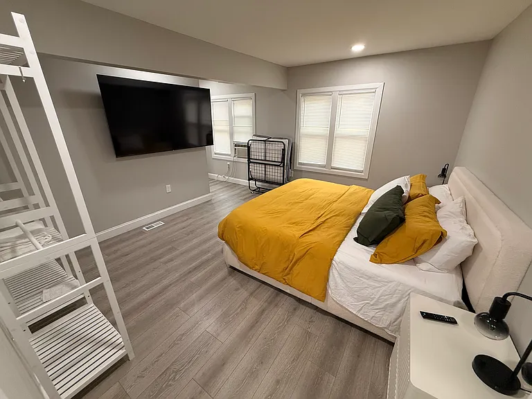 2 Roosevelt Dr #1 — Photo 18
