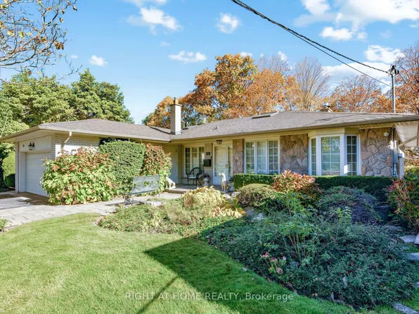 89 Page Ave, Toronto, ON M2K 2B8