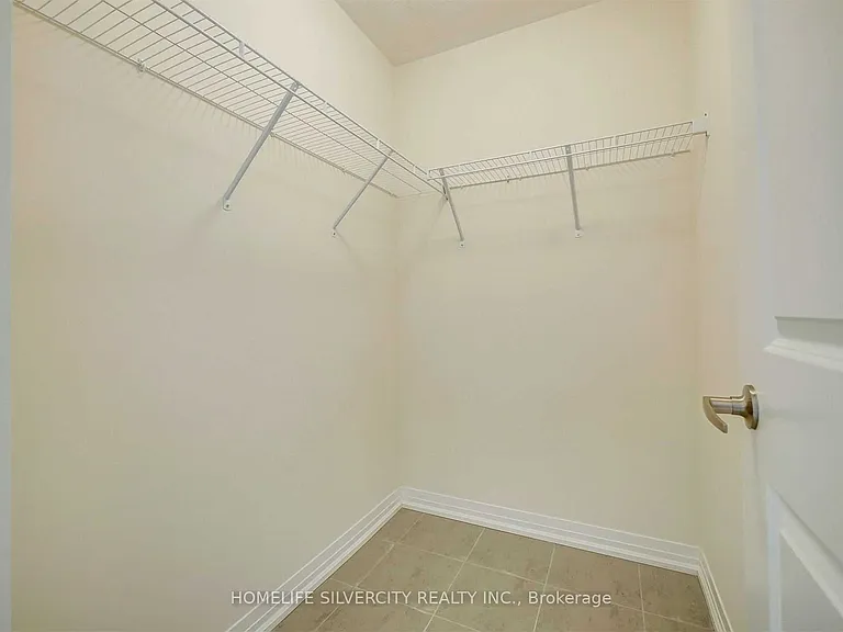 53 Ravenbury St — Photo 10
