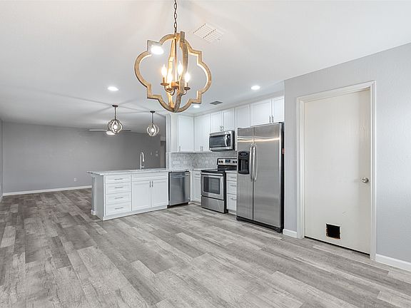4th image of 14109 Cochise Dr