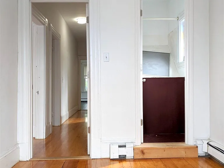 392 Washington St — Photo 16