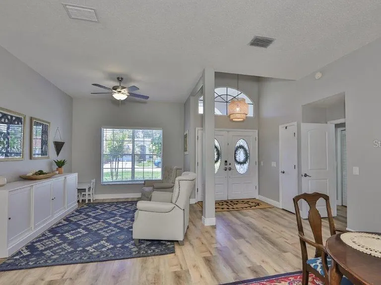 4624 Basswood St — Photo 4