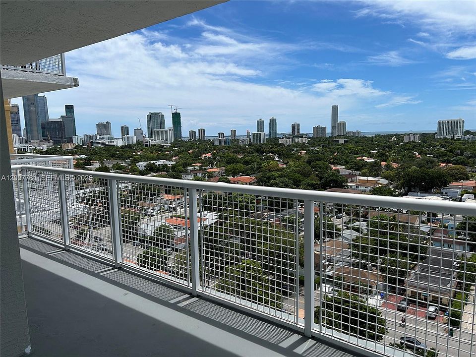 1st image of 900 SW 8th St APT 1503