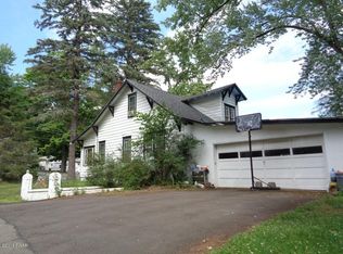 217 Columbus Ave, Hawley, PA 18428